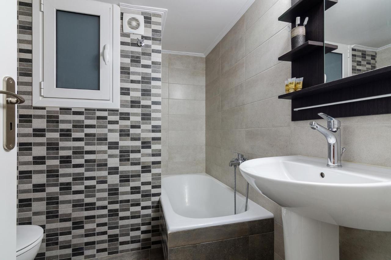 Bright And Spacious 2-Bedrooms Apartment In 아테네 외부 사진
